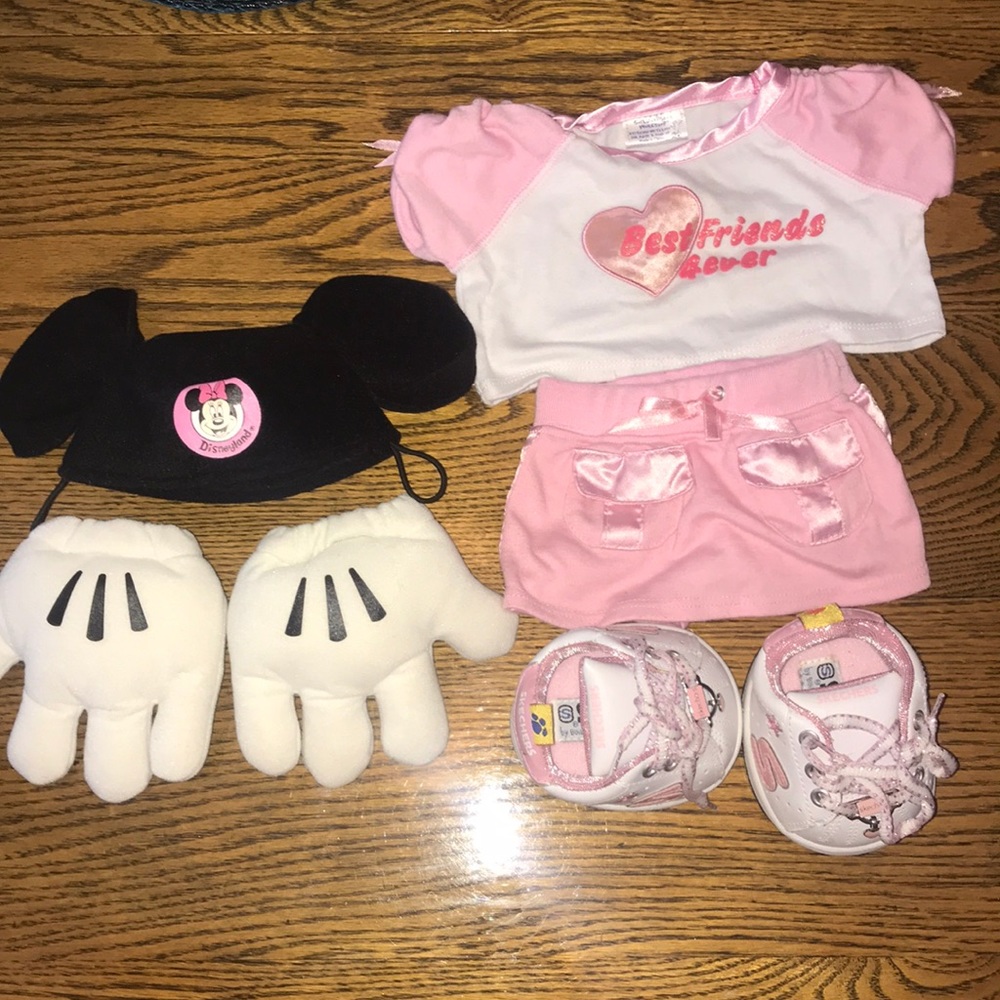 Build-a-Bear clothes / accessories